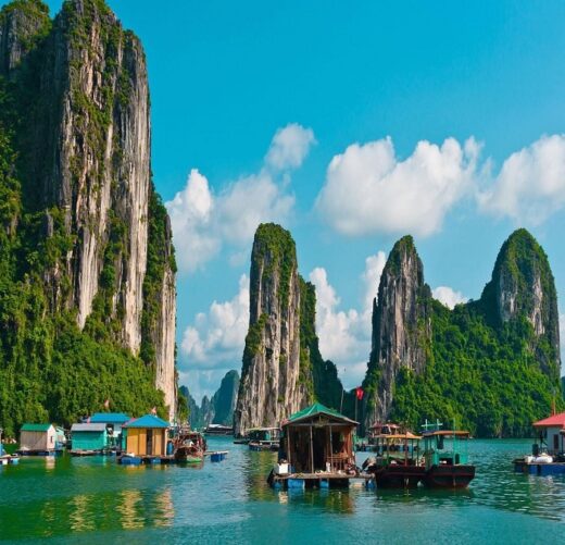 Beautiful ‘green young and blue water’ in beautiful fishing villages in the North