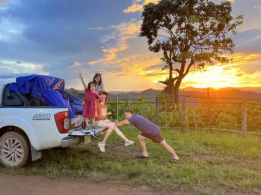 Family in the city. Ho Chi Minh City drove a pickup truck more than 10,000 km across 3 Indochina countries: 45 unforgettable days