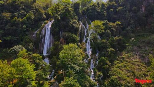 Discover the beautiful and charming Ta Nang waterfall in the middle of the Son La mountains