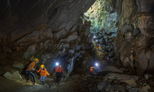 Vietnam's cave kingdom offers new tour experience