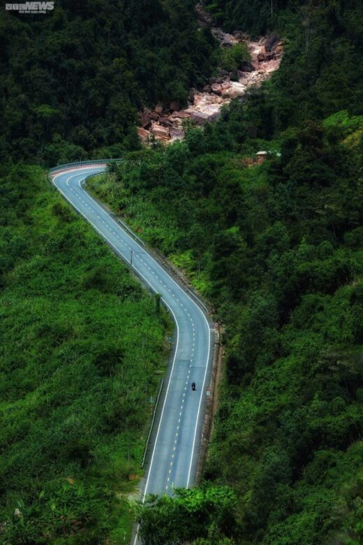 Photo: The 33km long pass connecting Da Lat and Nha Trang