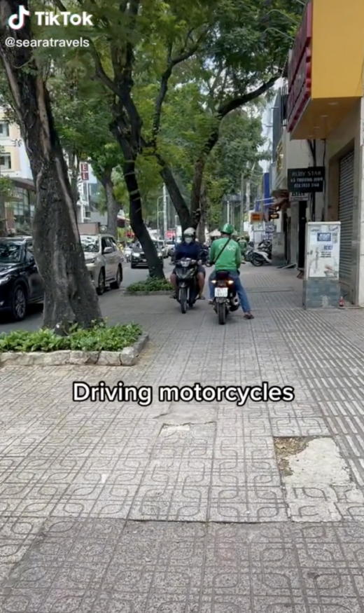 In the eyes of foreign tourists, these are things that can only be found on the streets of Vietnam