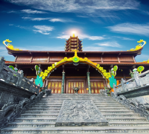 The magnificence of the temple has the unique tower in Vietnam with 2 world records