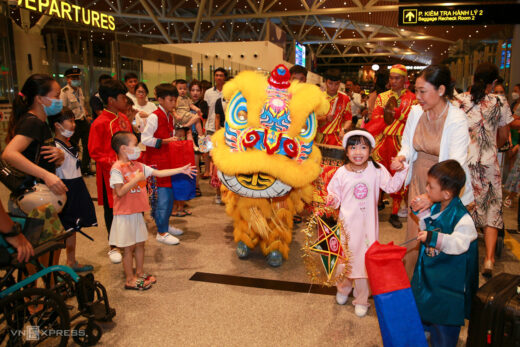 Procession of unicorns, giving lanterns to Korean tourists