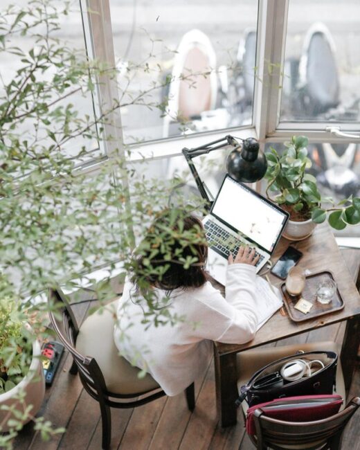 Cafes that “motivate” Hanoi office workers to work productively all-day