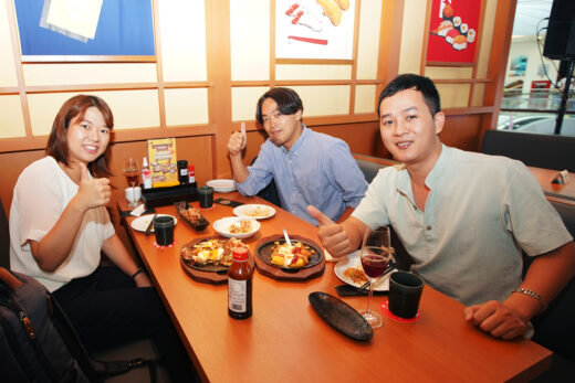 Full of traditional Osaka regional dishes in Hanoi