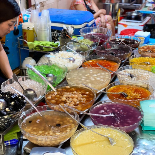 Discover 5 Hanoi food markets with many delicious and cheap dishes