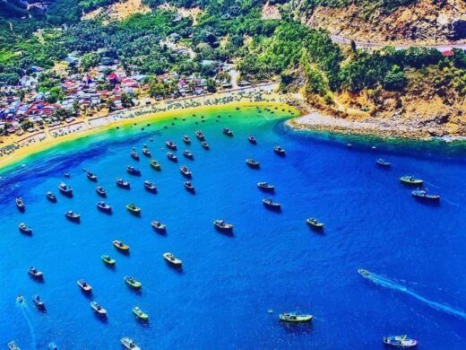 There is a beautiful and peaceful Xuan Hai fishing village in the land of yellow flowers and green grass in Phu Yen