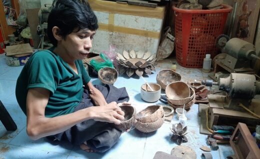 Disabled men and unique products from coconut shells