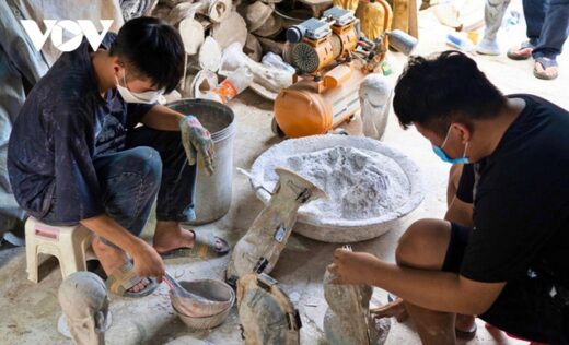 See firsthand the production of the “Golden Cup” World Cup 2022 in Bat Trang pottery village