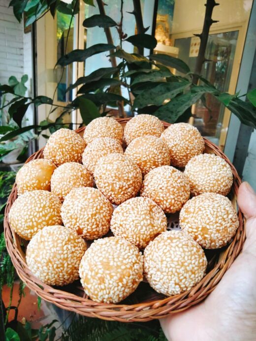 Old addresses in Hanoi sell one of the 30 best-fried cakes in the world