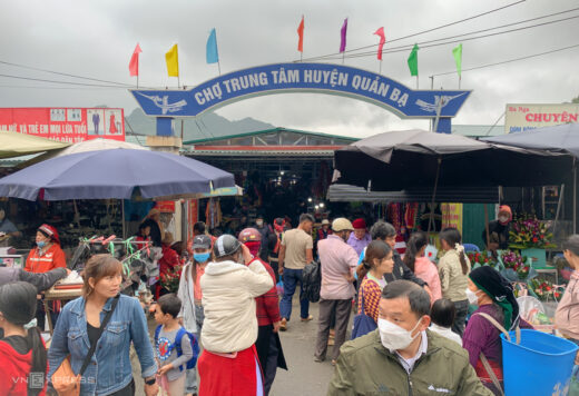 Dog market is only open on Sundays in Ha Giang