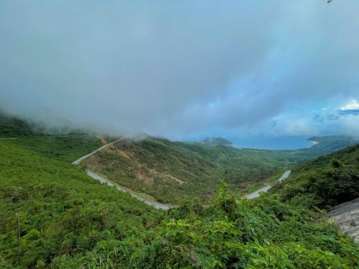 The season of ‘hunting clouds’ in Hai Van Pass