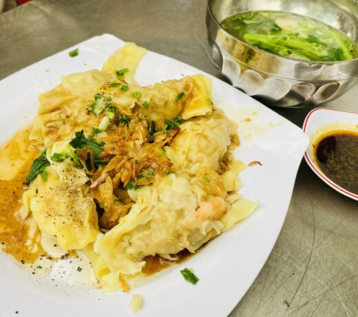 Experience Chinese cuisine in the largest dumpling street in Saigon-Cholon