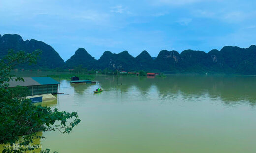 Quang Binh to exploit flooding season with sailing tours