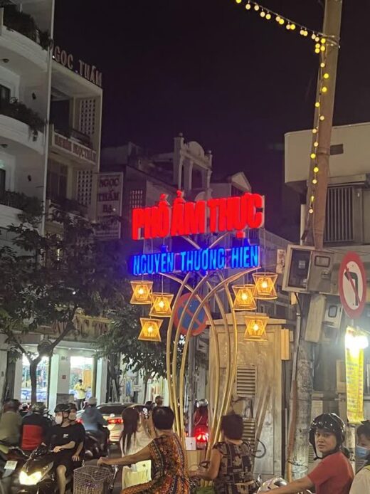 What’s in the brand new food street in the center of Ho Chi Minh City that makes young people come and go?