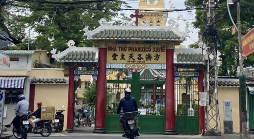 Christmas visit to the church of more than 120 years old of Chinese people in the Cho Lon area