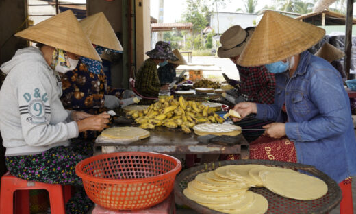 Hundred-year-old puff pastry village in Tet season