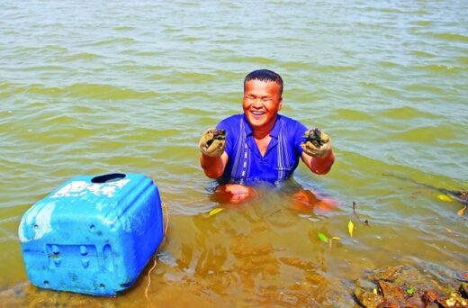 The thrilling story of blind ‘Otter’ in the Southwest Sea