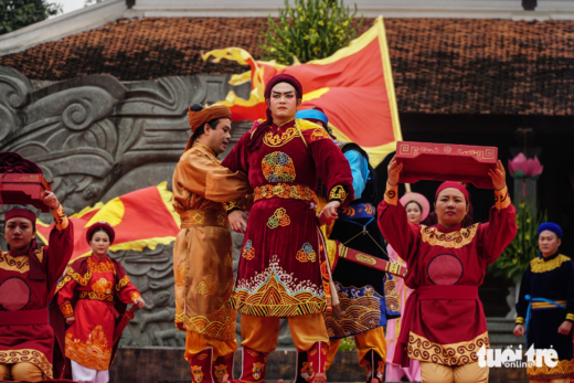 Recreate the image of King Quang Trung in the Dong Da festival