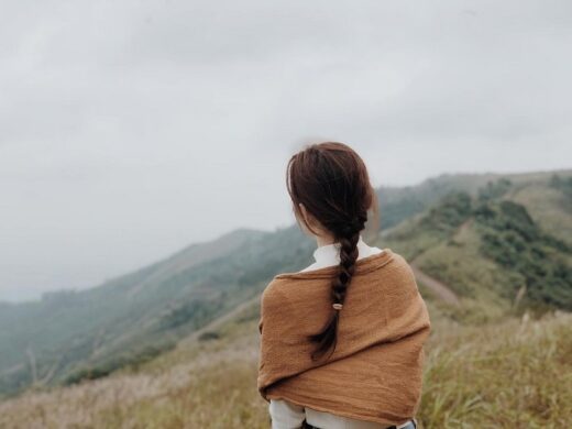 Discovering beautiful hills in Vietnam enthusiastically photographed by young people