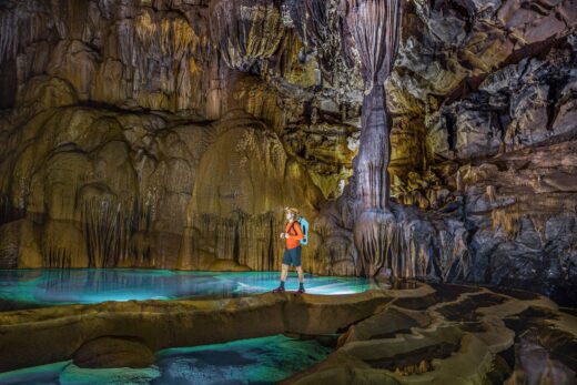 The overwhelming scene of the cave that has just been put into operation in Quang Binh