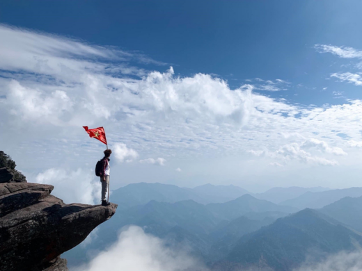 The cliffs in Vietnam make the movement crazy, but the truth behind is surprising