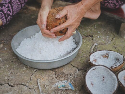 Posting family photos together making Western cut dough soup, the guy makes many people crave the taste of his hometown