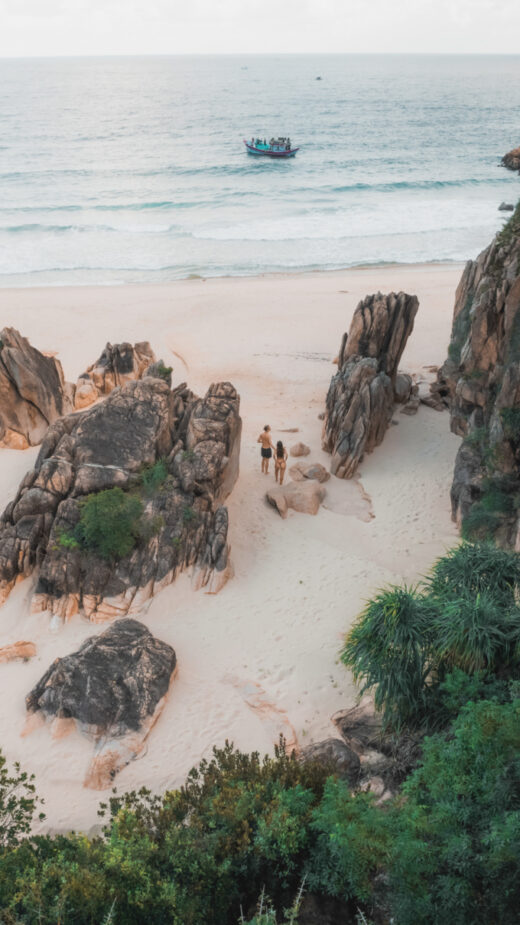 Dutch couple surprised by the beauty and service in Vietnam