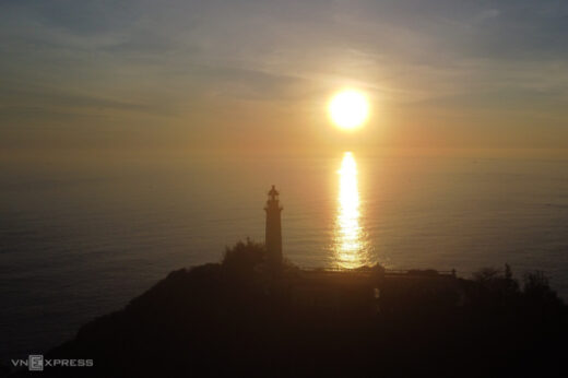 Welcoming the sunrise at Mui Dien