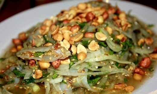 A crunchy sweet and sour salad that you don't want to miss in Phan Thiet