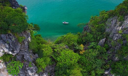 Ha Long Bay among top 25 most beautiful places in the world: CNN