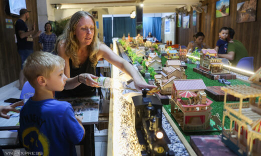 Choo choo! Saigon restaurant serves food and drinks on model train