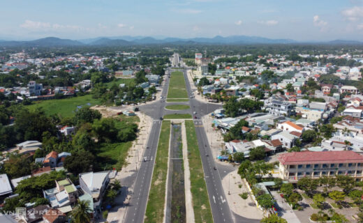 Two Russian tourists found begging in central Vietnam