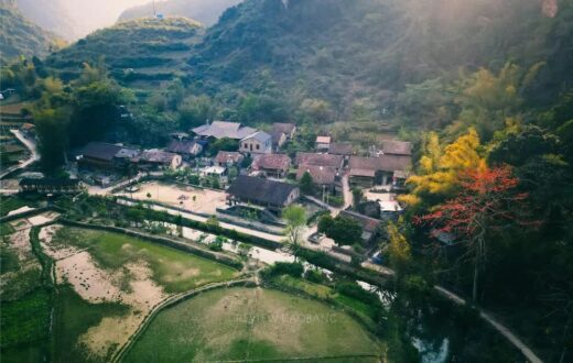 Fascinated with the rustic beauty of the “forgotten” 400-year-old ancient stone village in Cao Bang