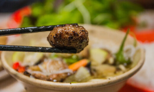 Hanoi's hidden bun cha crowded for 25 years