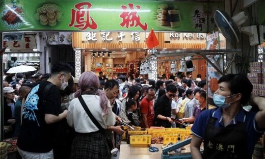 Chinese tourists flock to gambling hub Macau for Labor Day holiday