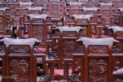 Quan Ho theater in Bac Ninh spends $269,000 on wooden chairs