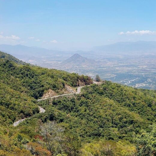 Sobbing at the beauty of Ngoan Muc pass in Ninh Thuan