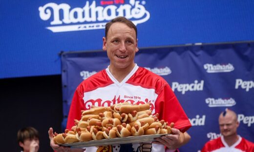 Hot dog-eater Joey Chestnut wins July Fourth title with 62 franks