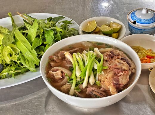 Three generations of pho shop in Ho Chi Minh City, selling 24/7: Every day selling… ‘1 cow’