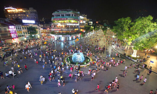 Hoan Kiem walking street: where Hanoi comes alive during weekends