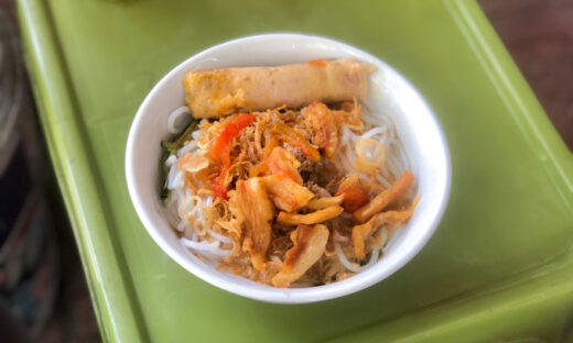 Traditional crab noodle soup for more than 30 years in Hanoi