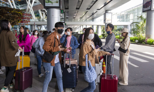 Flight departure time delays from South Korea to Da Nang improved