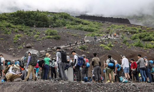 Japan's Mount Fuji 'screaming' from too many tourists