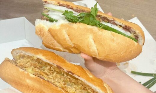 Thai blogger praises banh mi after Saigon trip