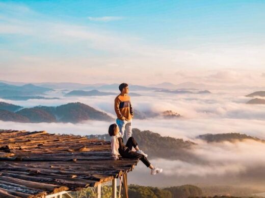 Cloud hunting in October in Da Lat is ecstatic at the beautiful scenery that thousands of people love