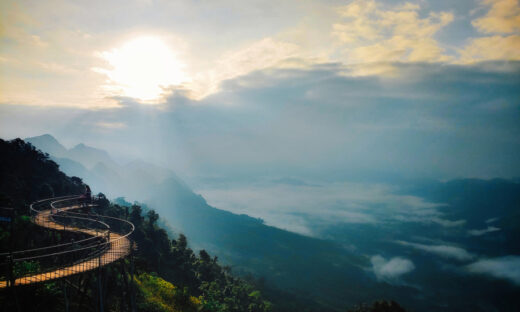 Autumn in Hoa Binh: golden fields and cloudy dreams