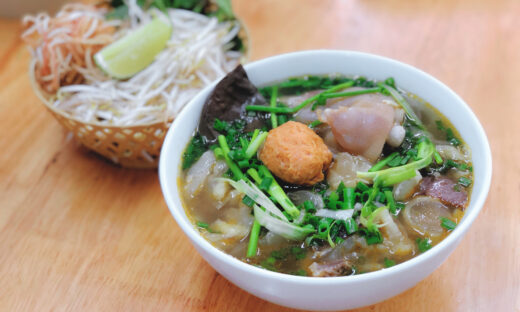 Hue beef noodle shop sells more than 500 bowls a day in Hanoi